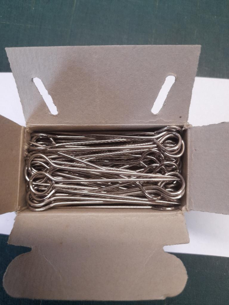 100 stuks TAPIJTNAALDEN, Ophalen of Verzenden, Nieuw, Materiaal