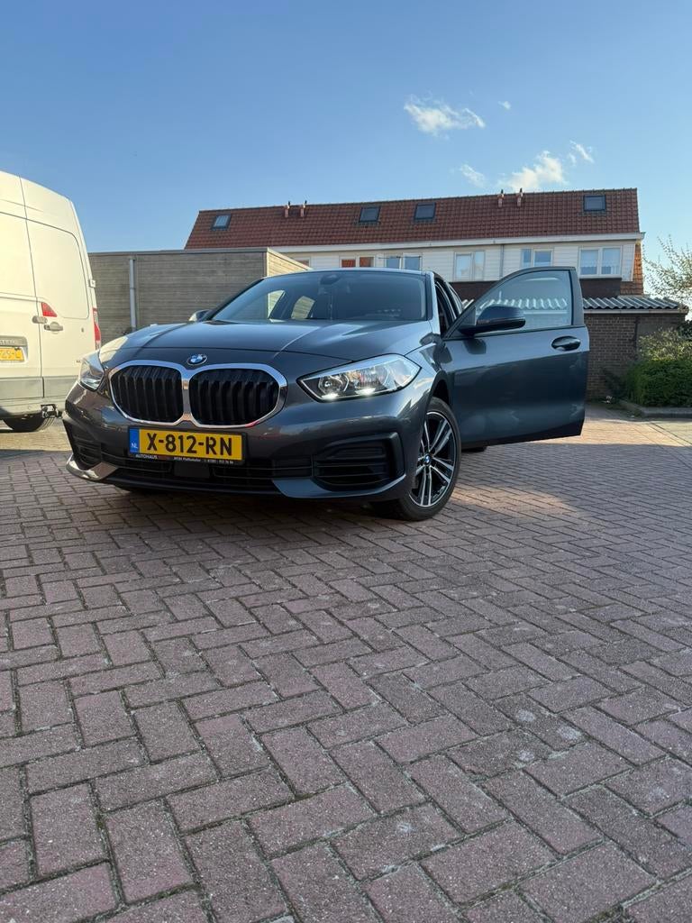 BMW 1-Serie 118i 140pk Aut 2020 Grijs, Stof, USB, Particulier, 3 cilinders