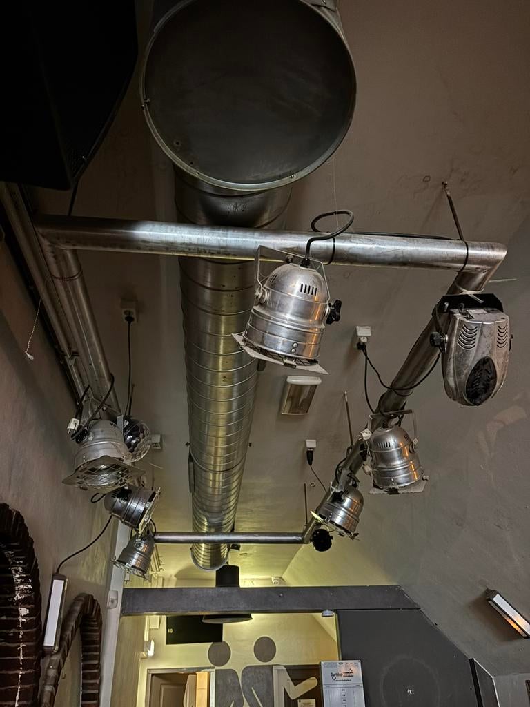 Complete lichtinstallatie, Ophalen, Gebruikt