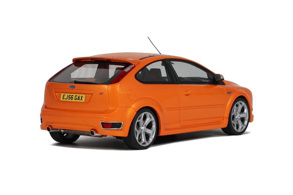 OttoMobile 1:18 Ford Focus MK 2 ST 2.5 Electric oranje RHD, Hobby en Vrije tijd, Modelauto's | 1:18, OttOMobile, Nieuw, Ophalen of Verzenden