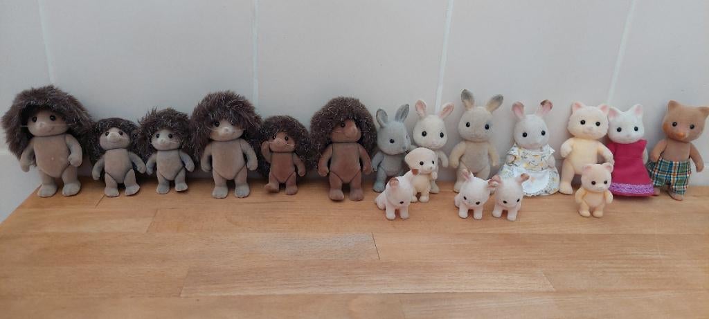 18 Sylvanian Families figuren ., Ophalen of Verzenden, Gebruikt
