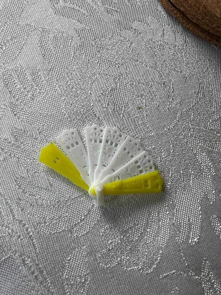 Vintage Speelgoed (jaren ‘70) waaier Aardje Bei?, Ophalen of Verzenden, Zo goed als nieuw, Geel, Overige materialen