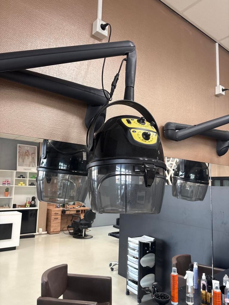 Kappers- en schoonheidssalon apparatuur stoelen& haarstomers, Ophalen of Verzenden