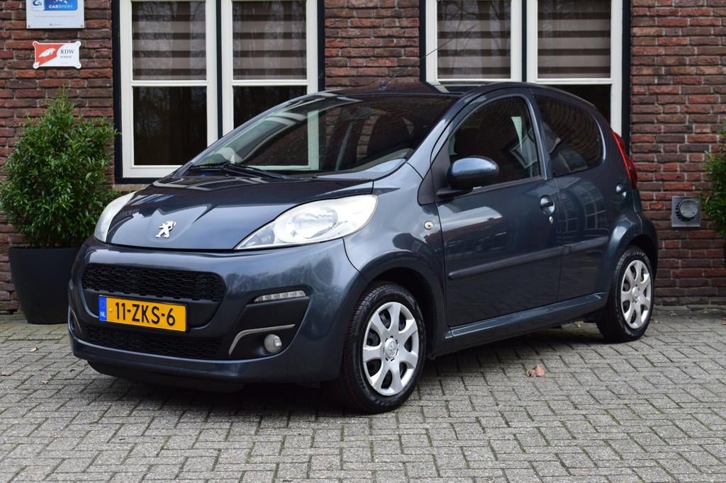 Peugeot 107 1.0 Active 5D Airco (APK 31-3-2027), Voorwielaandrijving, Euro 5, Gebruikt, 4 stoelen