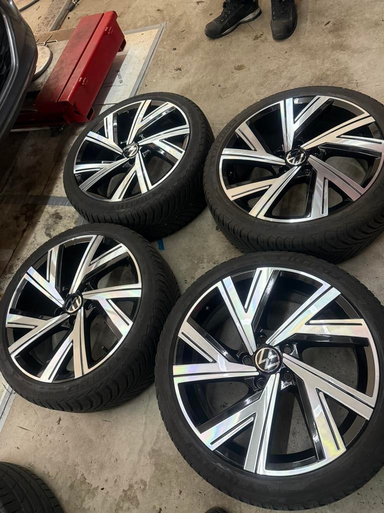 Volkswagen golf 18 inch bergamo r line velgen met mich 4seiz, 18 inch, Gebruikt, Banden en Velgen, Ophalen of Verzenden
