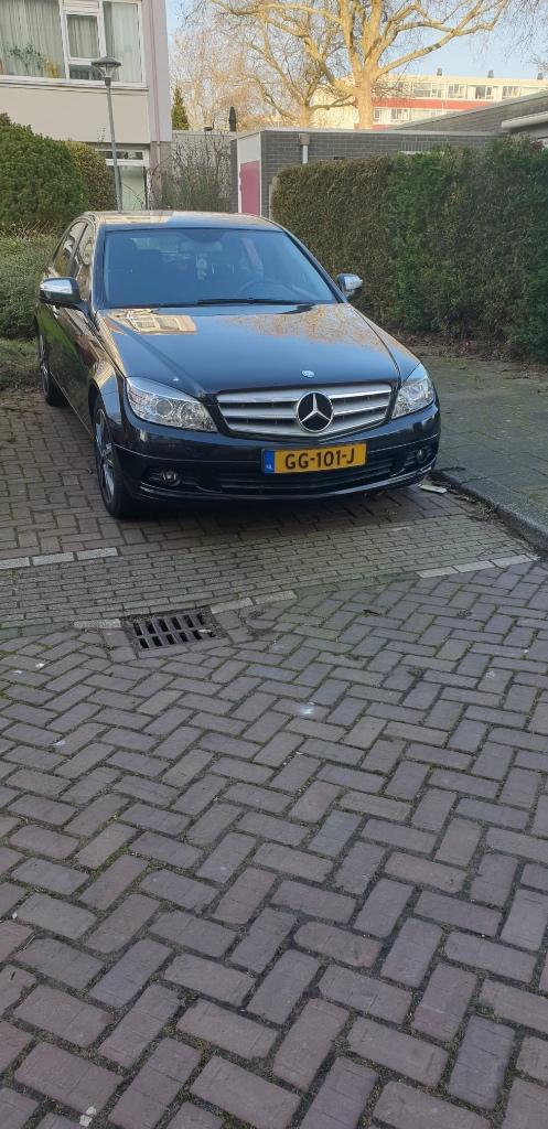 Mercedes-Benz C-Klasse 1.8 C180 Kompressor Sedan AUT 2008, Auto's, Mercedes-Benz, Achterwielaandrijving, 1800 kg, 1796 cc, Zwart