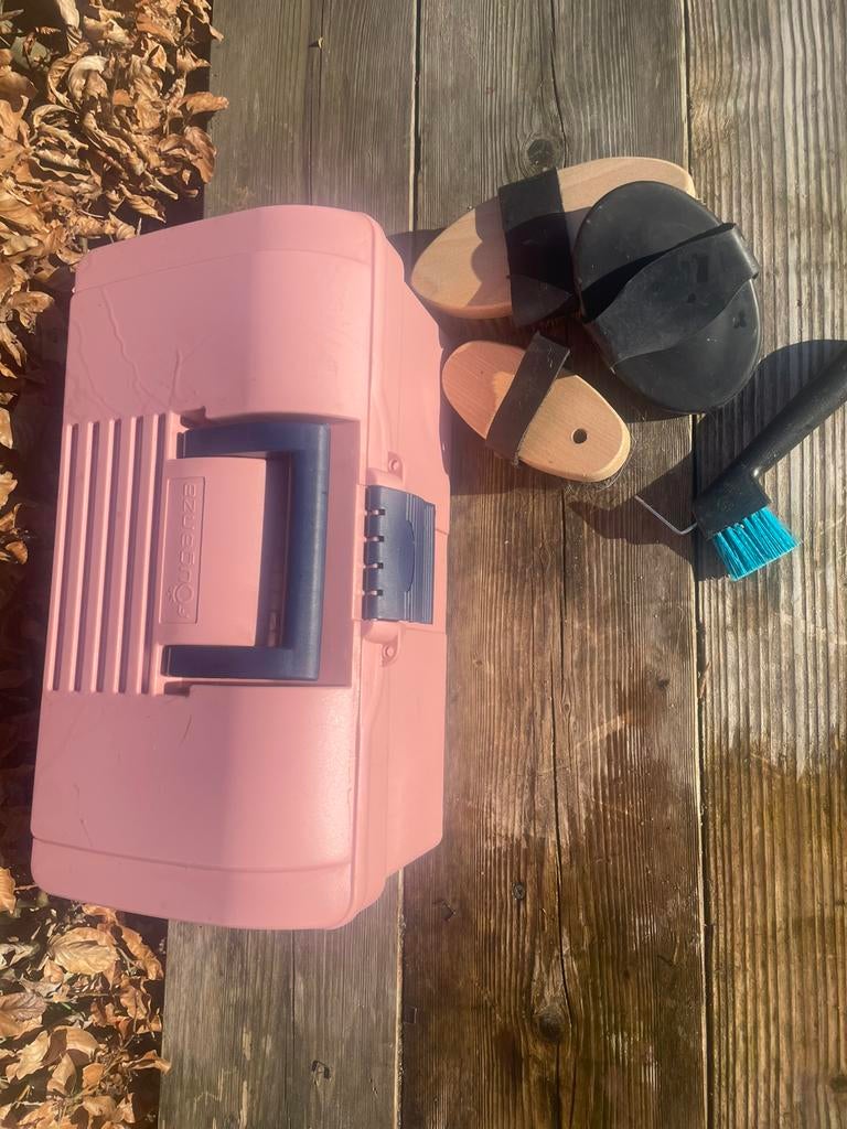 Paarden borstels met koffer, Dieren en Toebehoren, Ophalen of Verzenden, Gebruikt