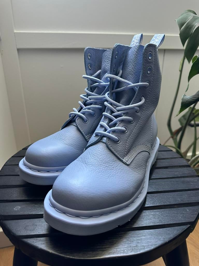 Dr. Martens 1460 Pascal Mono 41 Lichtblauw, Ophalen of Verzenden, Zo goed als nieuw, Blauw