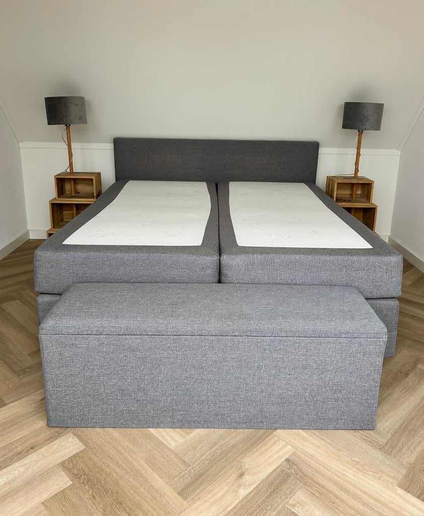 Boxspring Swiss Sense elektrisch incl voetenbank/nachtkastje, Ophalen, Gebruikt, 210 cm, Tweepersoons
