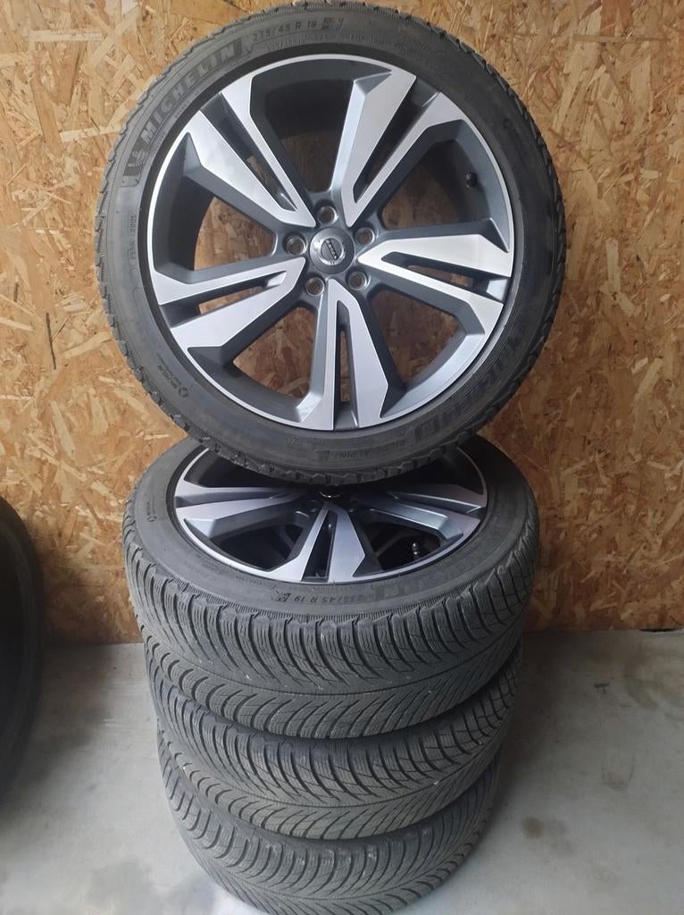 Origineel Volvo 19 inch zgan Michelin Pilot XC40 V60, Auto-onderdelen, Banden en Velgen, Banden en Velgen, Winterbanden, 19 inch