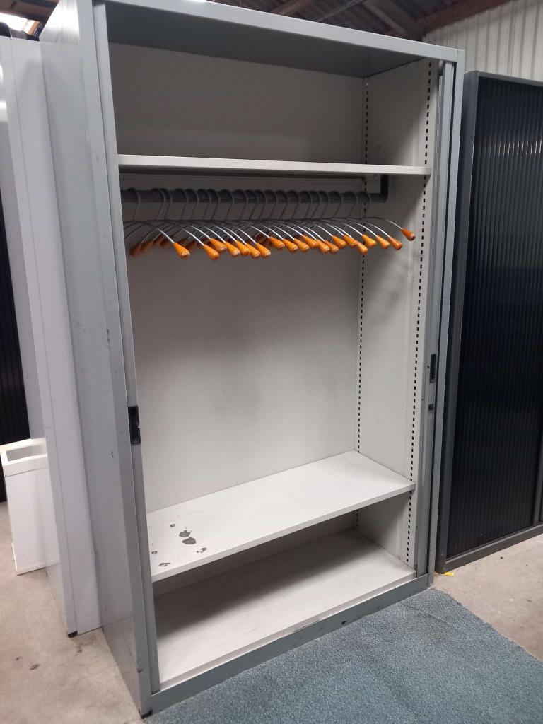 Garderobe/kleding kast, Ophalen, -, -, Metaal