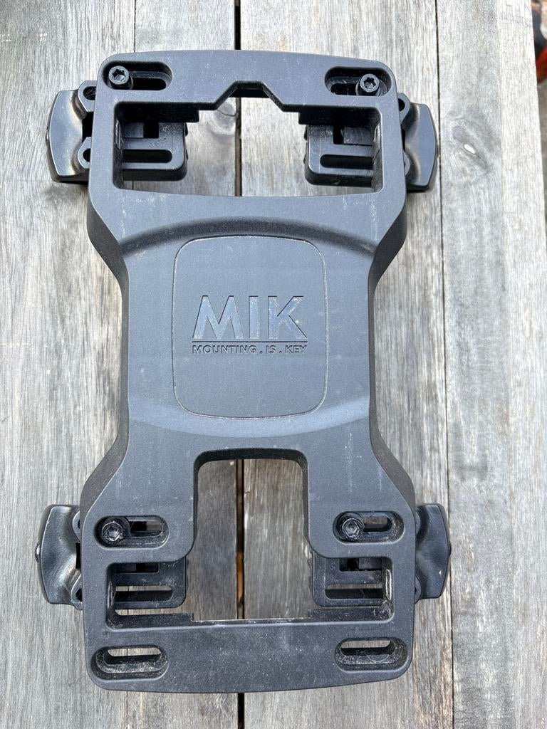 MIK bagagedragerplaat zwart. MIK Carrier Plate, Ophalen of Verzenden, Zo goed als nieuw