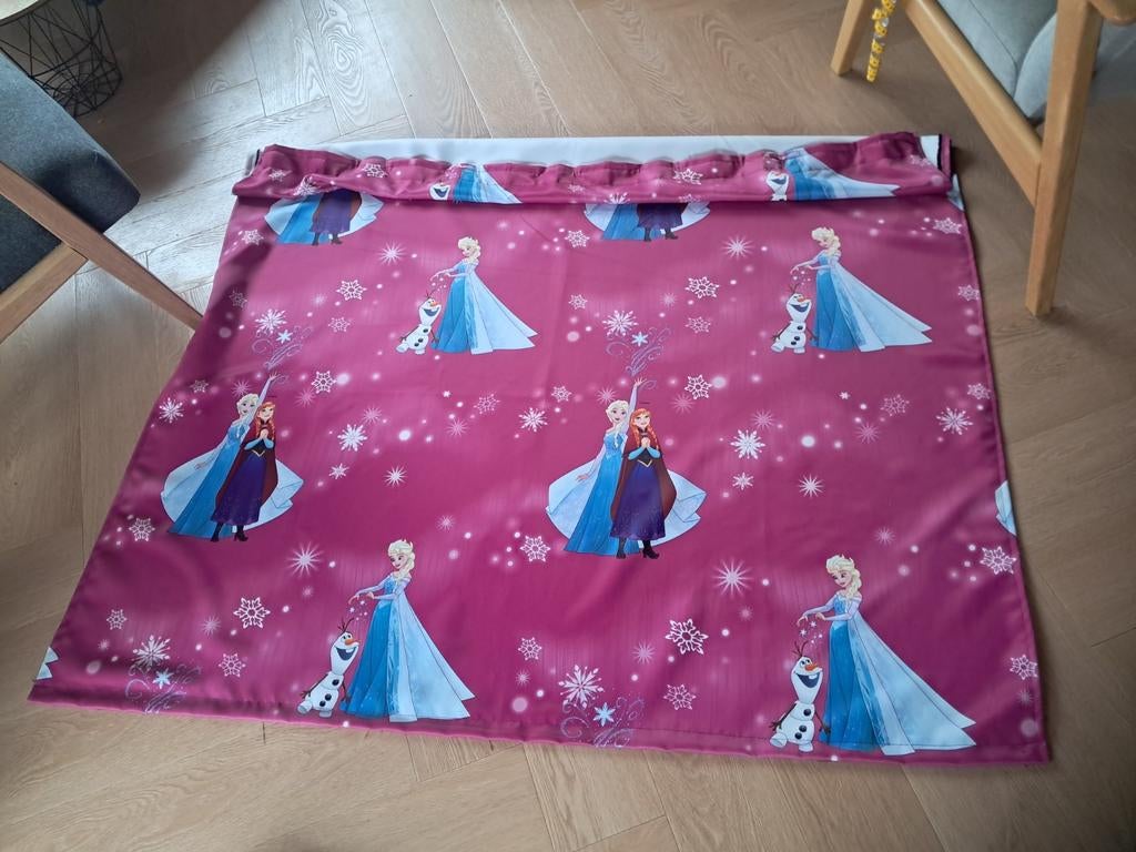 Frozen semi-verduisteringsgordijn 145x150cm, Gebruikt, Frozen, Kinderkamer, Themagordijn, 100 tot 150 cm, Ophalen of Verzenden