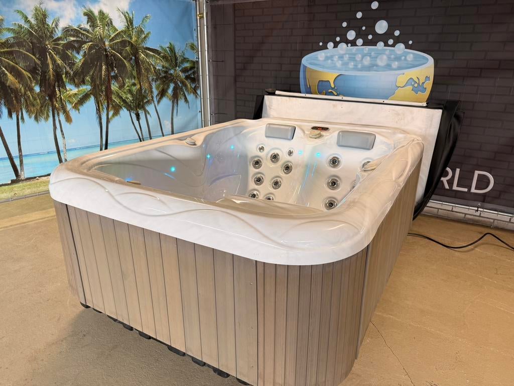 Wellis Mars 3 persoons 2 Ligplaatsen, Gecko besturing, Tuin en Terras, Bubbelbaden en Hottubs, Zo goed als nieuw, Filter, Ophalen of Verzenden