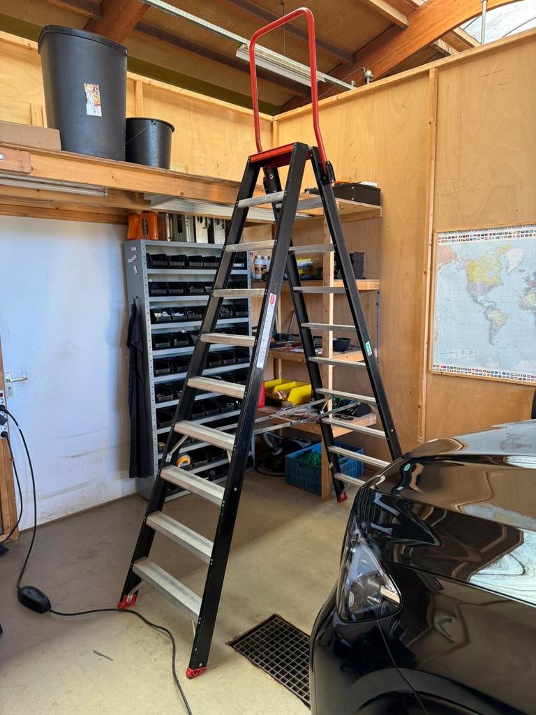 Altrex trap, Ophalen, Zo goed als nieuw, Minder dan 2 meter