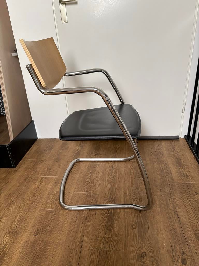 6 Eetkamerstoelen met zwart zitvlak en houten rugleuning, Gebruikt, Zwart, Ophalen of Verzenden, Vijf, Zes of meer stoelen