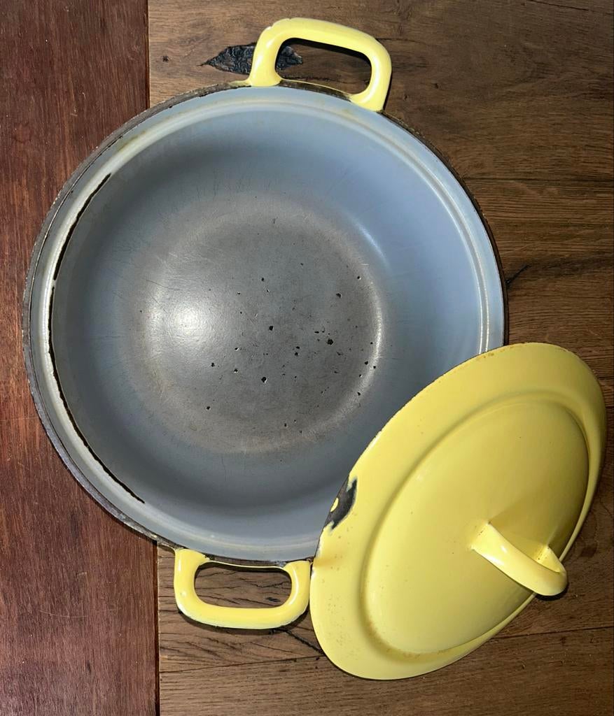 DRU zware gietijzeren braadpan 28 cm - Geel, Huis en Inrichting, Keuken | Potten en Pannen, Ophalen of Verzenden, Gebruikt, Gietijzer