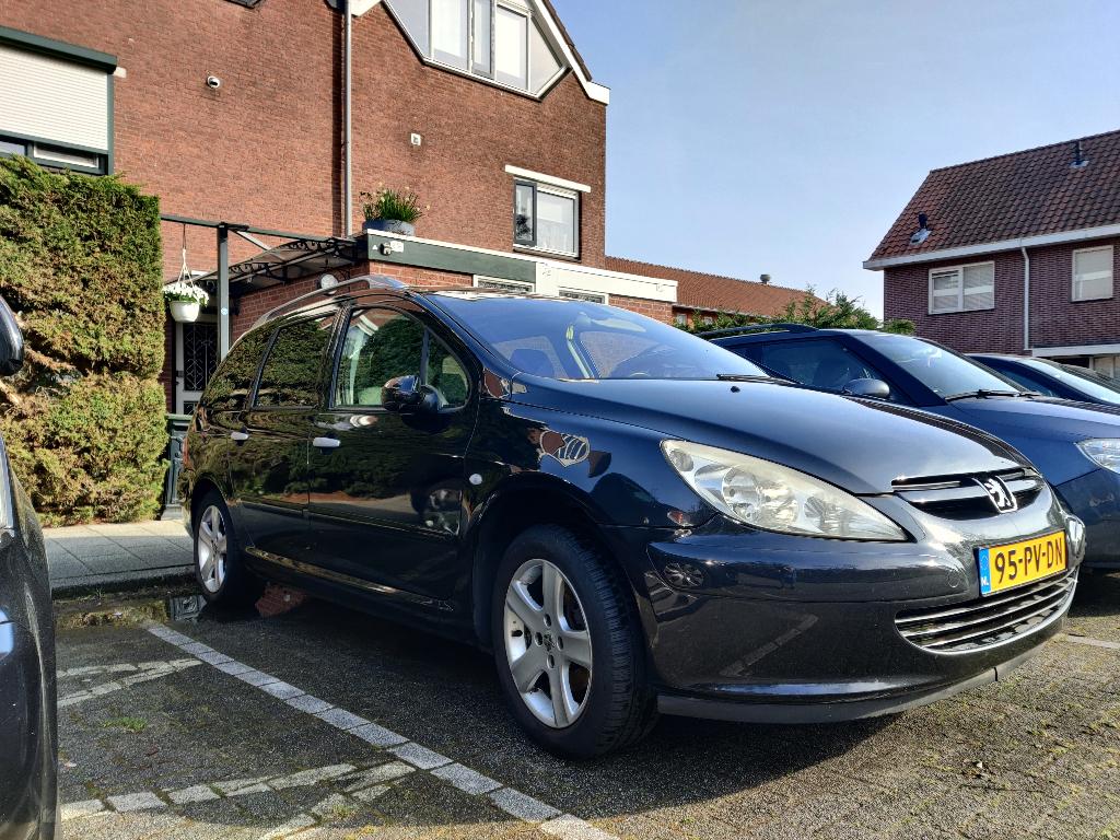 Peugeot 307 2.0 16V SW 2004 Zwart, Voorwielaandrijving, 1330 kg, Zwart, 4 cilinders