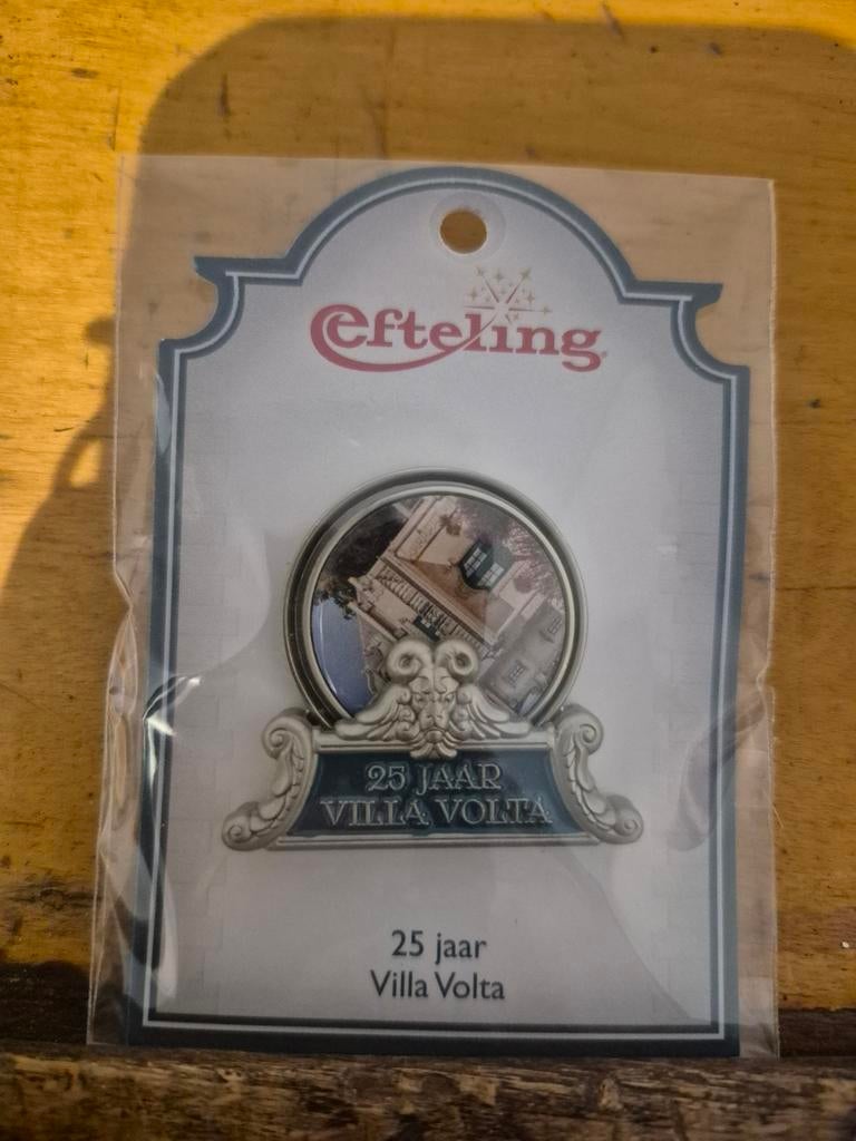 Efteling pin  25 jaar villa volta, Ophalen of Verzenden, Nieuw, Button of Speldje