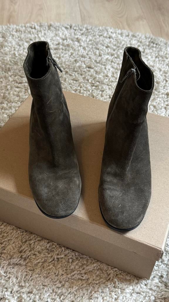 Kennel & Schmenger suède enkellaarzen - Khaki/Olijfgroen, Ophalen of Verzenden, Zo goed als nieuw, Groen, Lage of Enkellaarzen