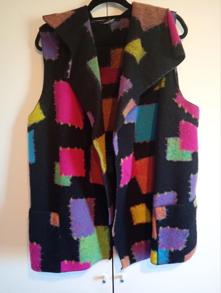 Anniki Karvinen wollen vest met kleurrijke blokken, Kleding | Dames, Maat 38/40 (M), Anniki Karvinen, Zwart, Ophalen of Verzenden