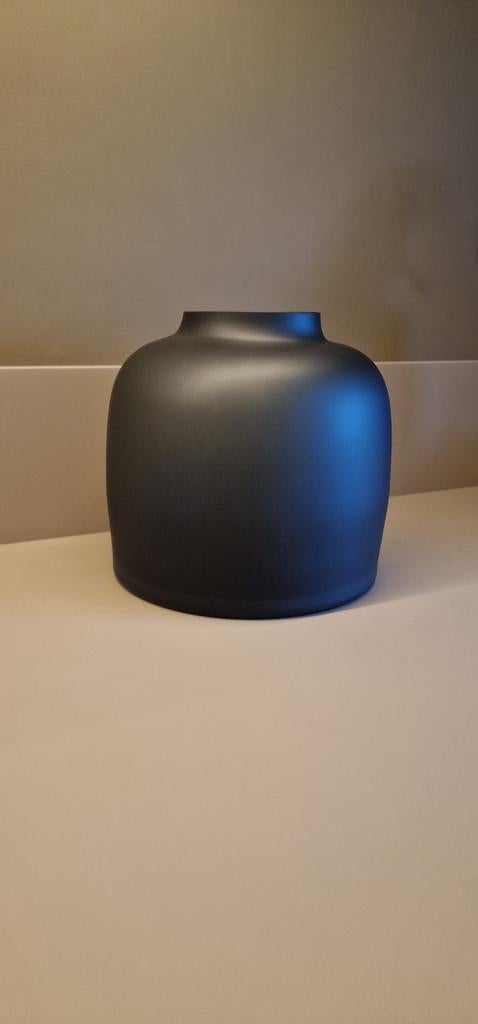 Bartica satin grey vaas als nieuw h25 cm. Van vase the world, Overige kleuren, Ophalen of Verzenden, Minder dan 50 cm, Glas
