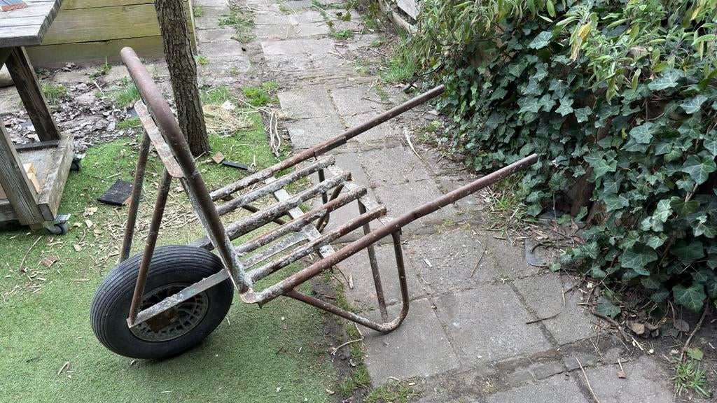 Stenen kruiwagen, Tuin en Terras, Kruiwagens, Ophalen, Gebruikt, Handmatig, Eenwielig