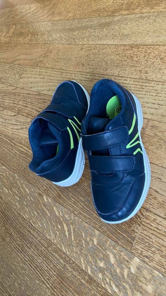 Gymschoenen maat 33, Kinderen en Baby's, Kinderkleding | Schoenen en Sokken, Ophalen, Zo goed als nieuw, Jongen of Meisje, Sportschoenen