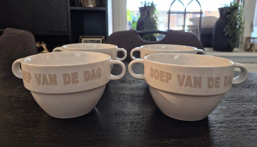 4 soepkommen met tekst soep van de dag, Ophalen, Gebruikt, Kom(men), Overige stijlen
