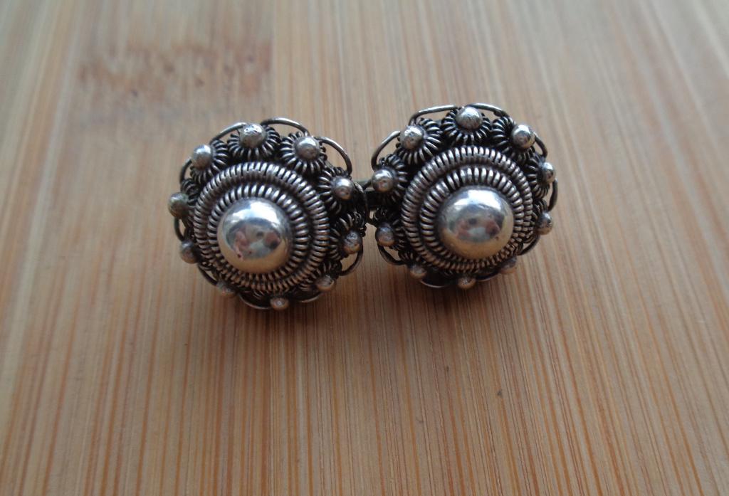 zilveren broche met twee grote Zeeuwse knopen [1041], Verzenden, Zilver, Broche