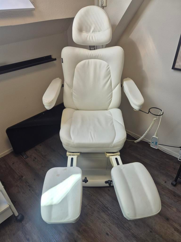 Pedicure stoel wit elektrisch, Sport en Fitness, Ophalen of Verzenden, Gebruikt, Massagestoel of Kussen