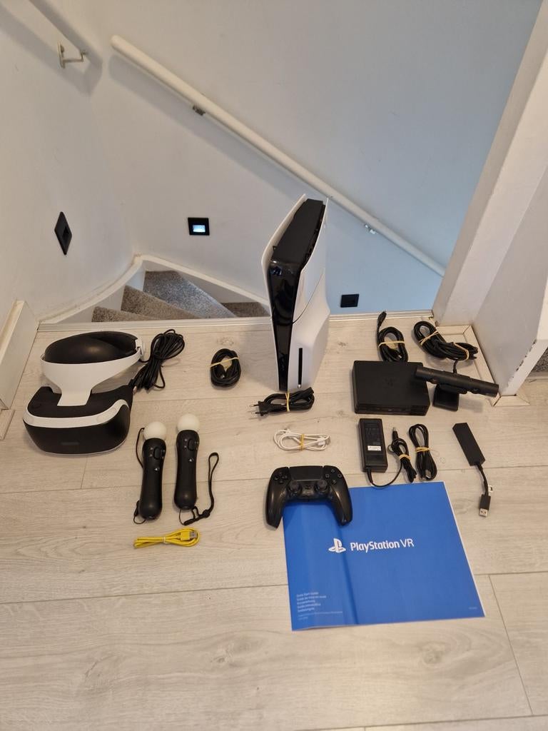 PS5 Slim Disc met VR bril set en controllers + gratis games, Ophalen of Verzenden, Gebruikt