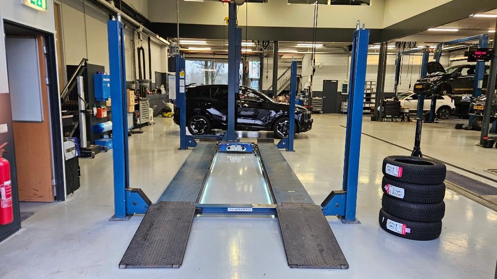 4 koloms hefbrug autobrug Werther 436L 4000Kg APK brug RAI, Ophalen