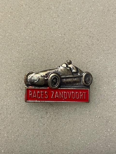 RACES ZANDVOORT auto speldje, Verzamelen, Speldjes, Pins en Buttons, Verzenden, Zo goed als nieuw, Overige onderwerpen
