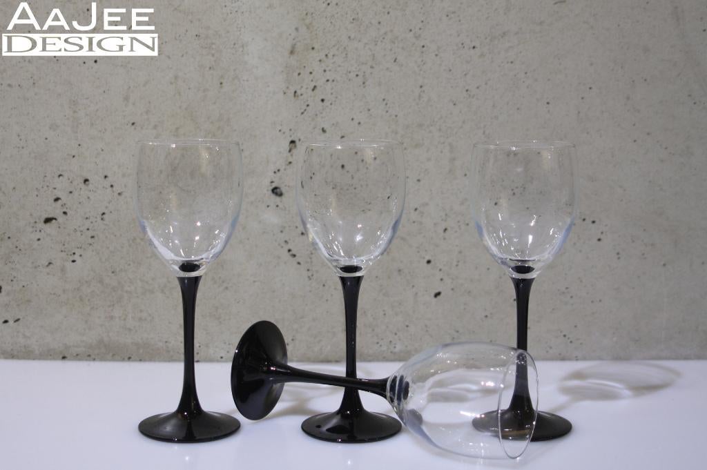 4 Crystal d'Arques - Wijnglas - Domino - Met zwarte voet, Ophalen of Verzenden, Zo goed als nieuw, Overige typen