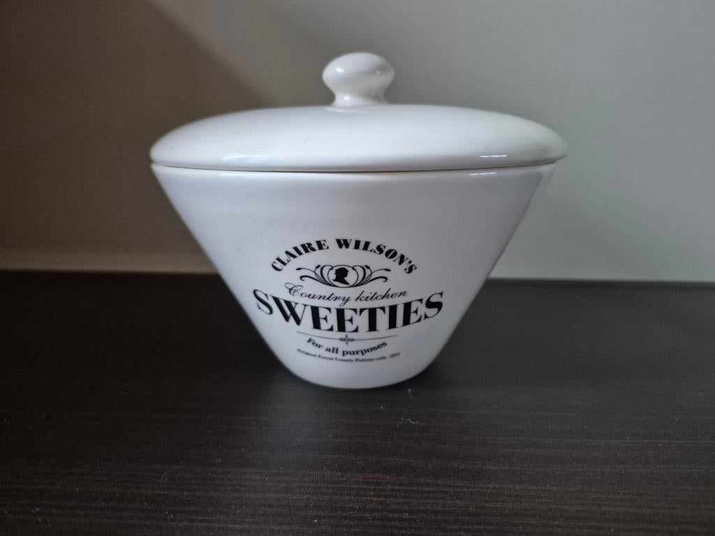 Claire Wilson's bonbonierre te koop, Huis en Inrichting, Overige typen, Ophalen of Verzenden, Zo goed als nieuw, Overige stijlen