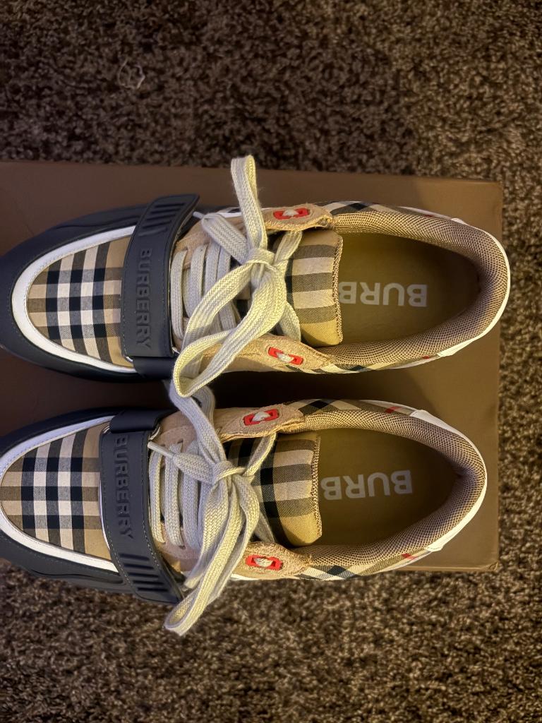 Burberry schoennen heren, Ophalen of Verzenden, Nieuw, Overige kleuren