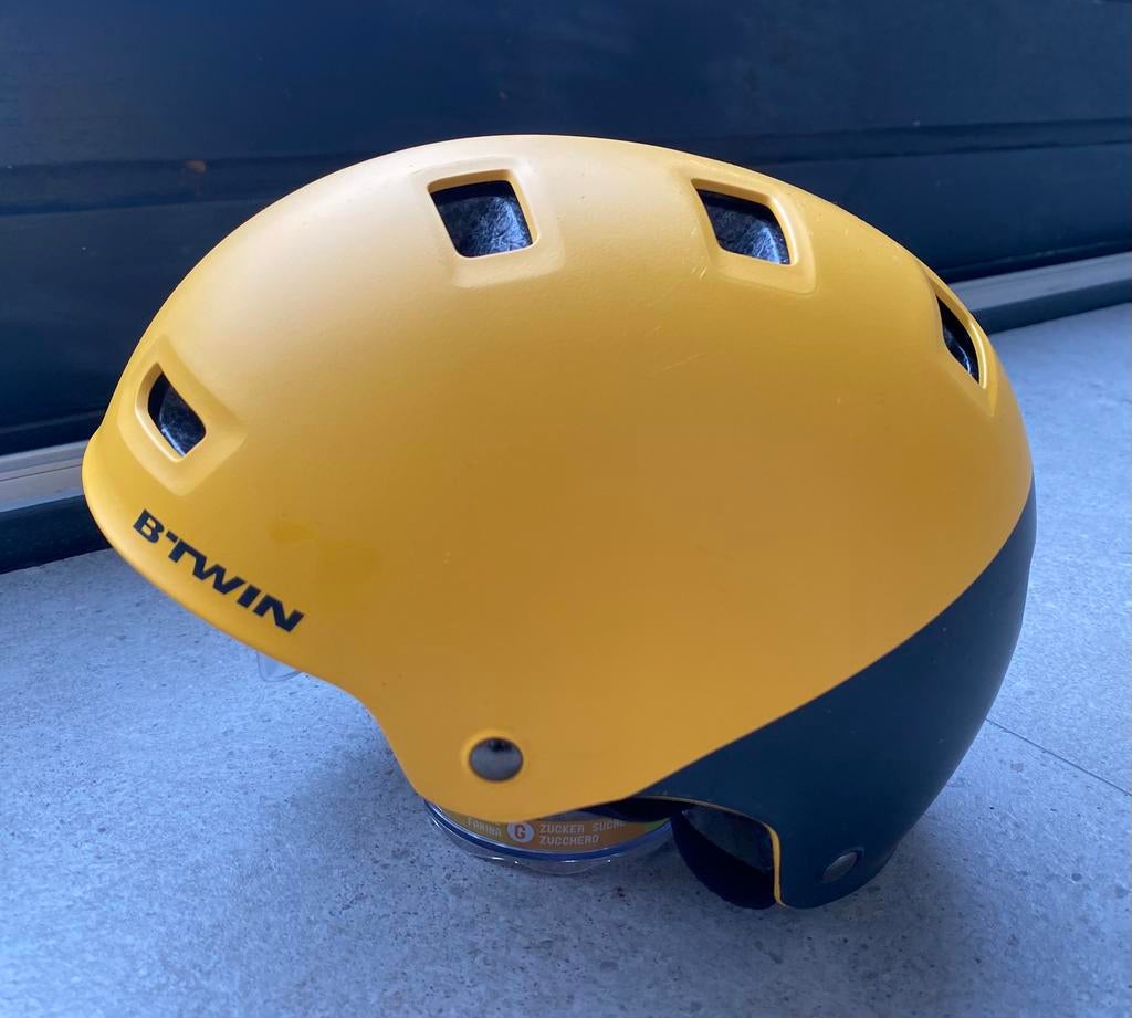 BTWIN kinder fietshelm 520 maat XS, Fietsen en Brommers, Fietsaccessoires | Fietshelmen, Ophalen of Verzenden, Zo goed als nieuw