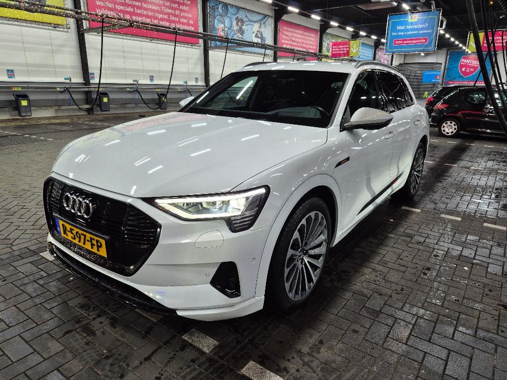 Audi e-tron 55 advanced plus 408pk 2022 lage kmstand 13208km, Auto's, Audi, Automaat, 131 €/maand, 1800 kg, Zwart