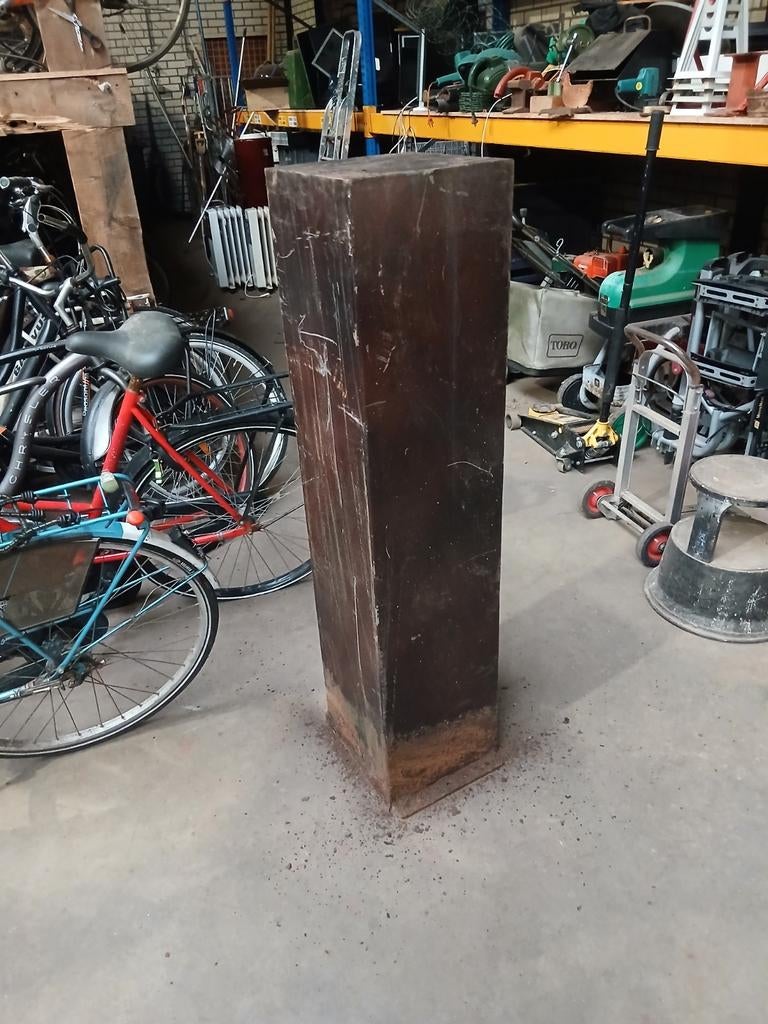 Metalen stalen ijzer sokkel  pilaar staal dikwandig, Ophalen, Gebruikt, Onbekend, Onbekend