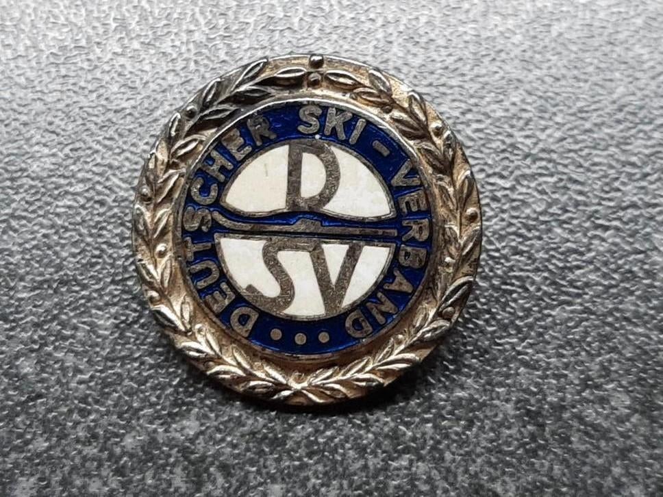 Deutscher  Skiverband  ( DSV ) speld/ broche 20 mm. 1930 ., Ophalen of Verzenden, Gebruikt, Transport