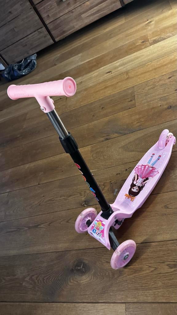 Roze meisjes step - weinig gebruikt, Fietsen en Brommers, Ophalen of Verzenden, Zo goed als nieuw, Gewone step