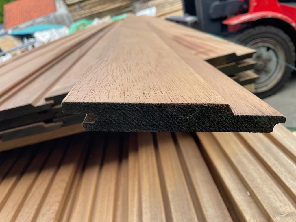 Ayous rabat 24 stuks 395 cm gevelbekleding  channelsiding, Ophalen, Planken, Nieuw, Hardhout