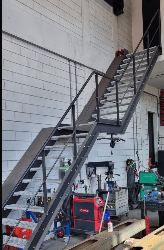 Trap 5.00 meter hoog, Ophalen of Verzenden, Zo goed als nieuw, 2 tot 4 meter