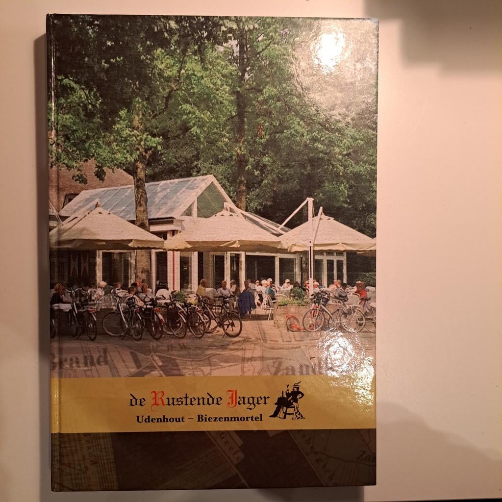 De Rustende Jager - Udenhout - Biezenmortel, Ophalen of Verzenden, Gelezen, Architectuur algemeen, Onbekend
