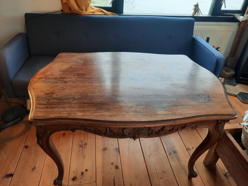 Antieke tafel Louis XV stijl. Houtsnijwerk., Antiek en Kunst, Antiek | Meubels | Tafels, Ophalen