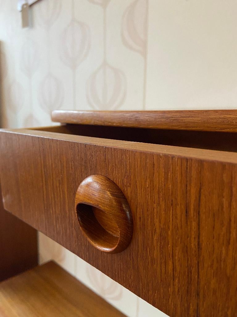 Vintage Deens zwevend hal- of nachtkastje, Ophalen, Gebruikt, Minder dan 45 cm, Minder dan 55 cm