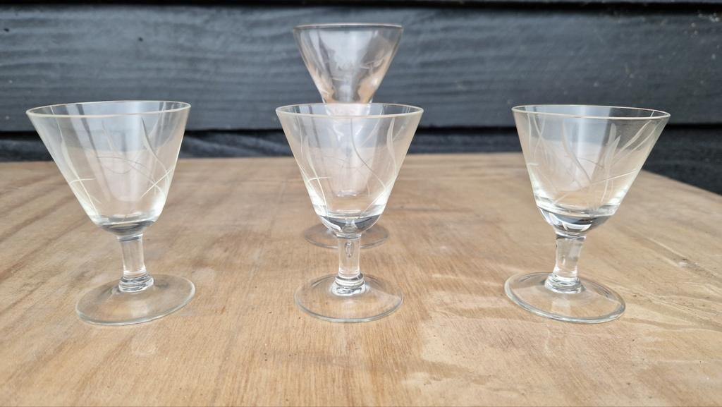 3 glaasjes + 1glaasje vintage !, Ophalen of Verzenden, Zo goed als nieuw, Borrel- of Shotglas