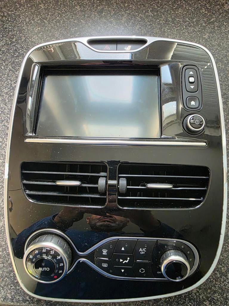 AUTO RADIO NAVIGATIE RENAUT CLIO ESTATE, Auto diversen, Ophalen of Verzenden, Zo goed als nieuw