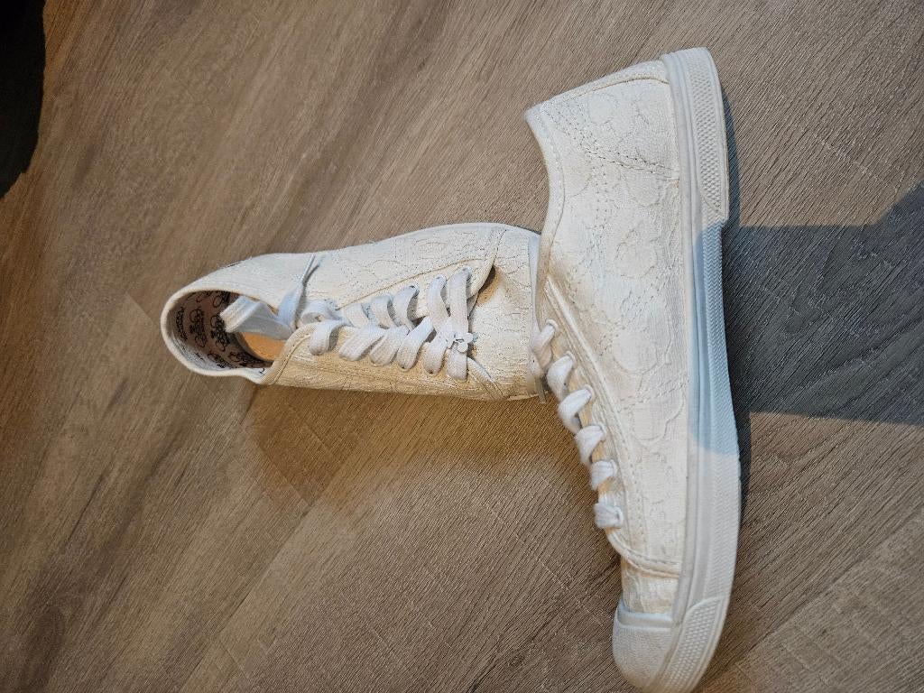 Nieuwe witte sneakers, Kleding | Dames, Ophalen, Nieuw, Wit, Sneakers of Gympen